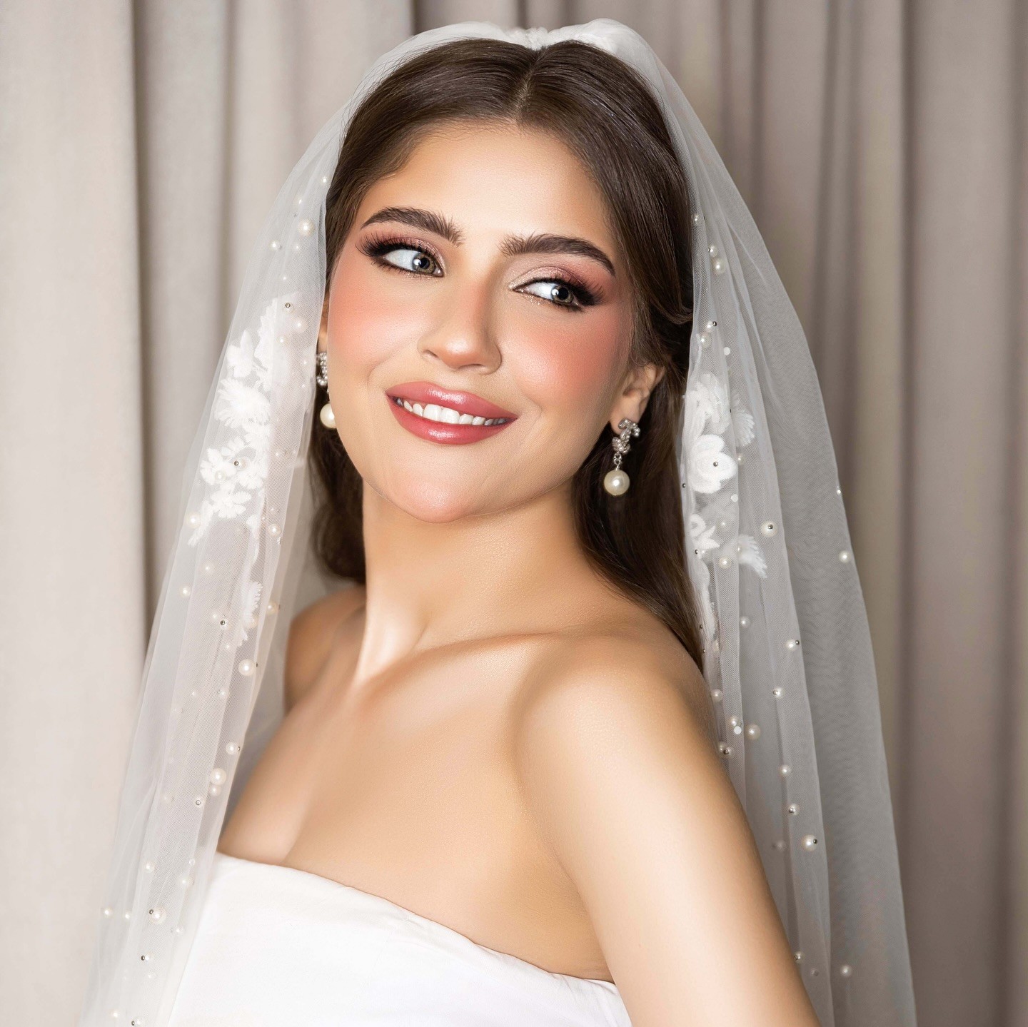 عرائس وبورتريه — 2